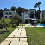 Beachfront With Private Pool By Monika Experiences Villa Golem (Tirana)