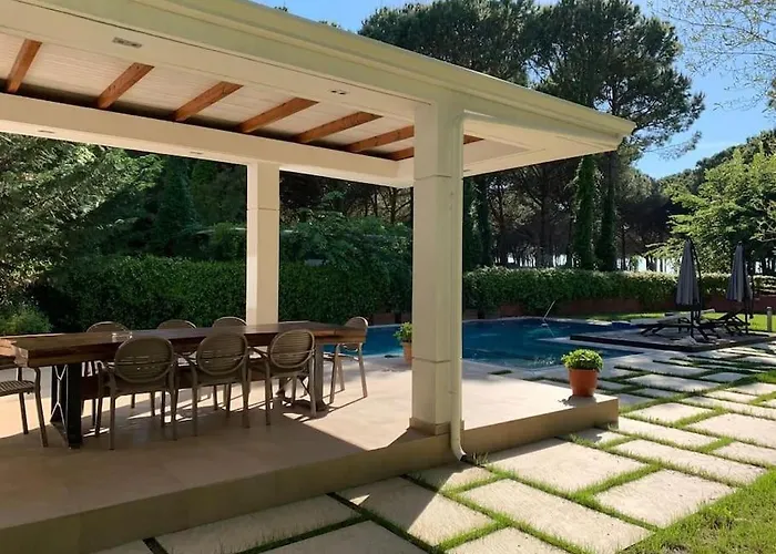 Villa Beachfront With Private Pool By Monika Experiences *