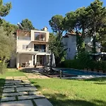 Villa Beachfront With Private Pool By Monika Experiences *