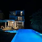 Beachfront With Private Pool By Monika Experiences Villa Golem (Tirana)