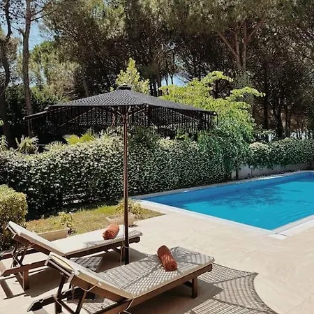 Beachfront With Private Pool By Monika Experiences Vila *