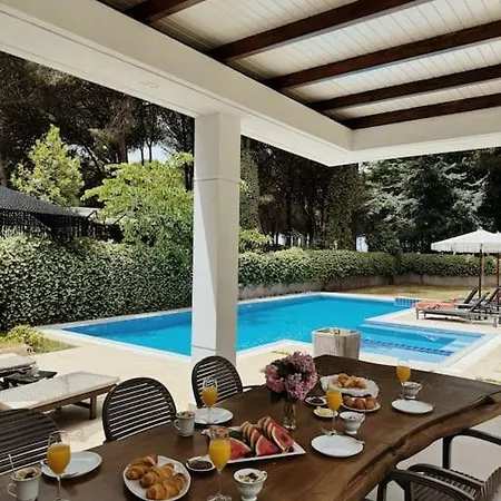 Beachfront With Private Pool By Monika Experiences Vila