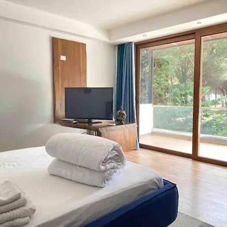 Willa Beachfront With Private Pool By Monika Experiences Golem (Tirana)