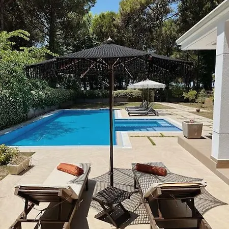 Beachfront With Private Pool By Monika Experiences Golem (Tirana)