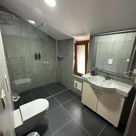 Willa Beachfront With Private Pool By Monika Experiences Golem (Tirana)