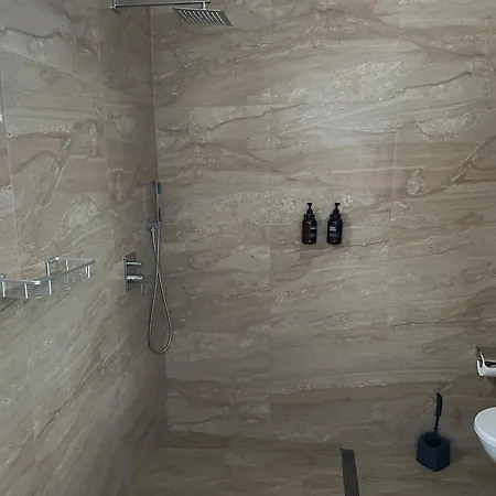 Vila Beachfront With Private Pool By Monika Experiences