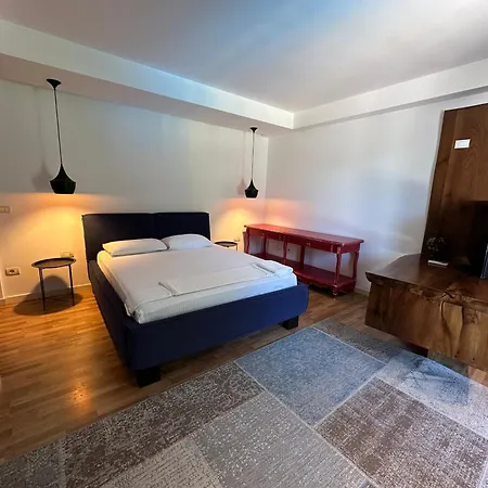 Vila Beachfront With Private Pool By Monika Experiences Golem (Tirana)