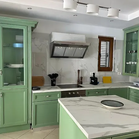 Vila Beachfront With Private Pool By Monika Experiences Golem (Tirana)