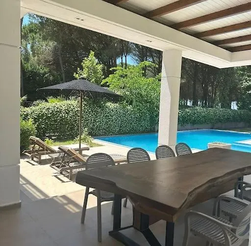 Villa Beachfront With Private Pool By Monika Experiences *