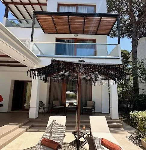 Beachfront With Private Pool By Monika Experiences