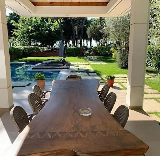 Beachfront With Private Pool By Monika Experiences Villa Golem (Tirana)